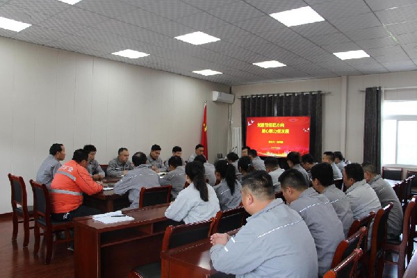 【理論宣講】鑫巖石料開展“黨建引領(lǐng)把方向，凝心聚力促發(fā)展”宣講活動