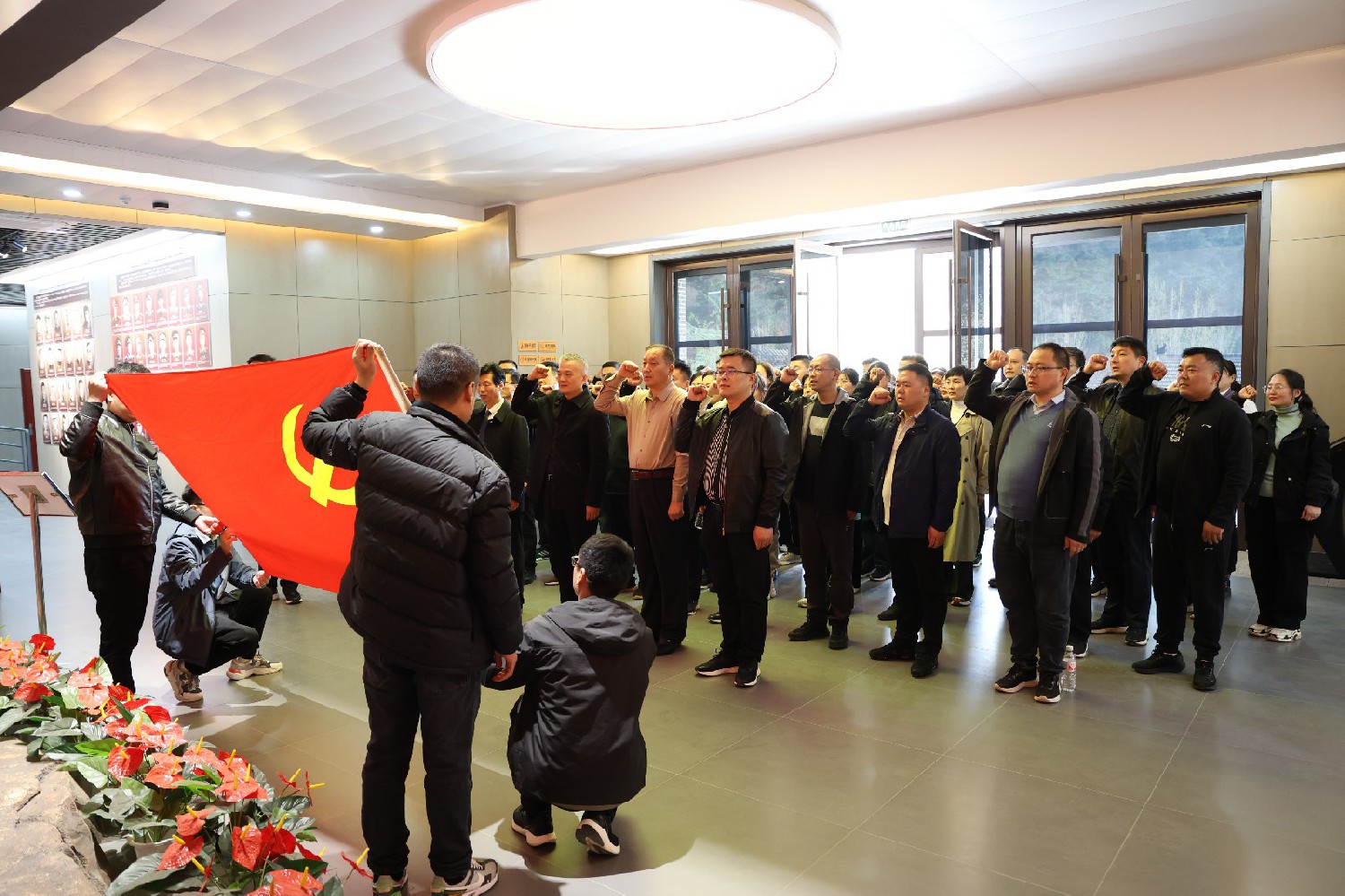 集團赴徂徠山：重溫革命歷史，共筑愛國情懷