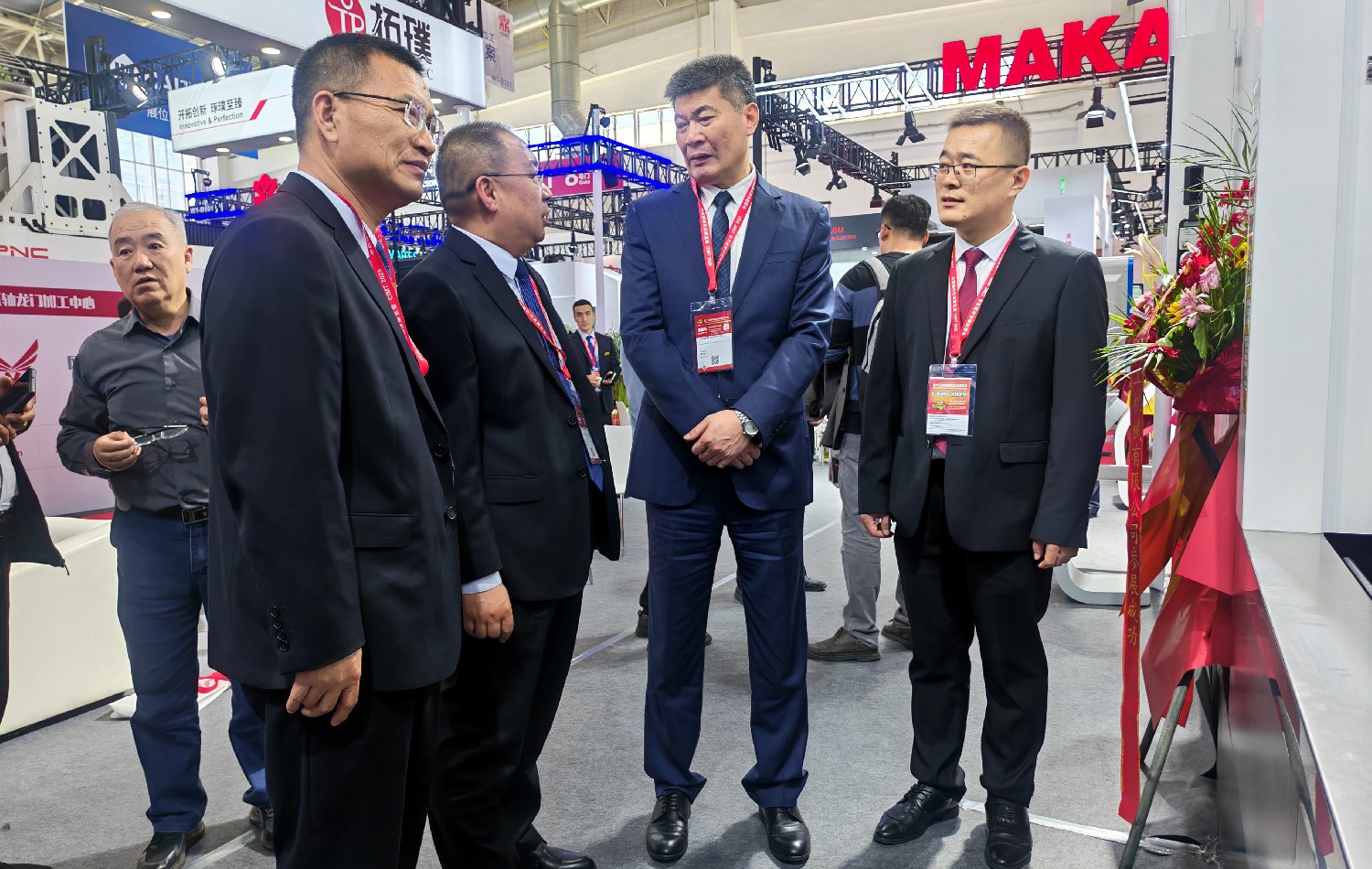 魯機(jī)公司多款新產(chǎn)品亮相第十九屆中國(guó)國(guó)際機(jī)床展