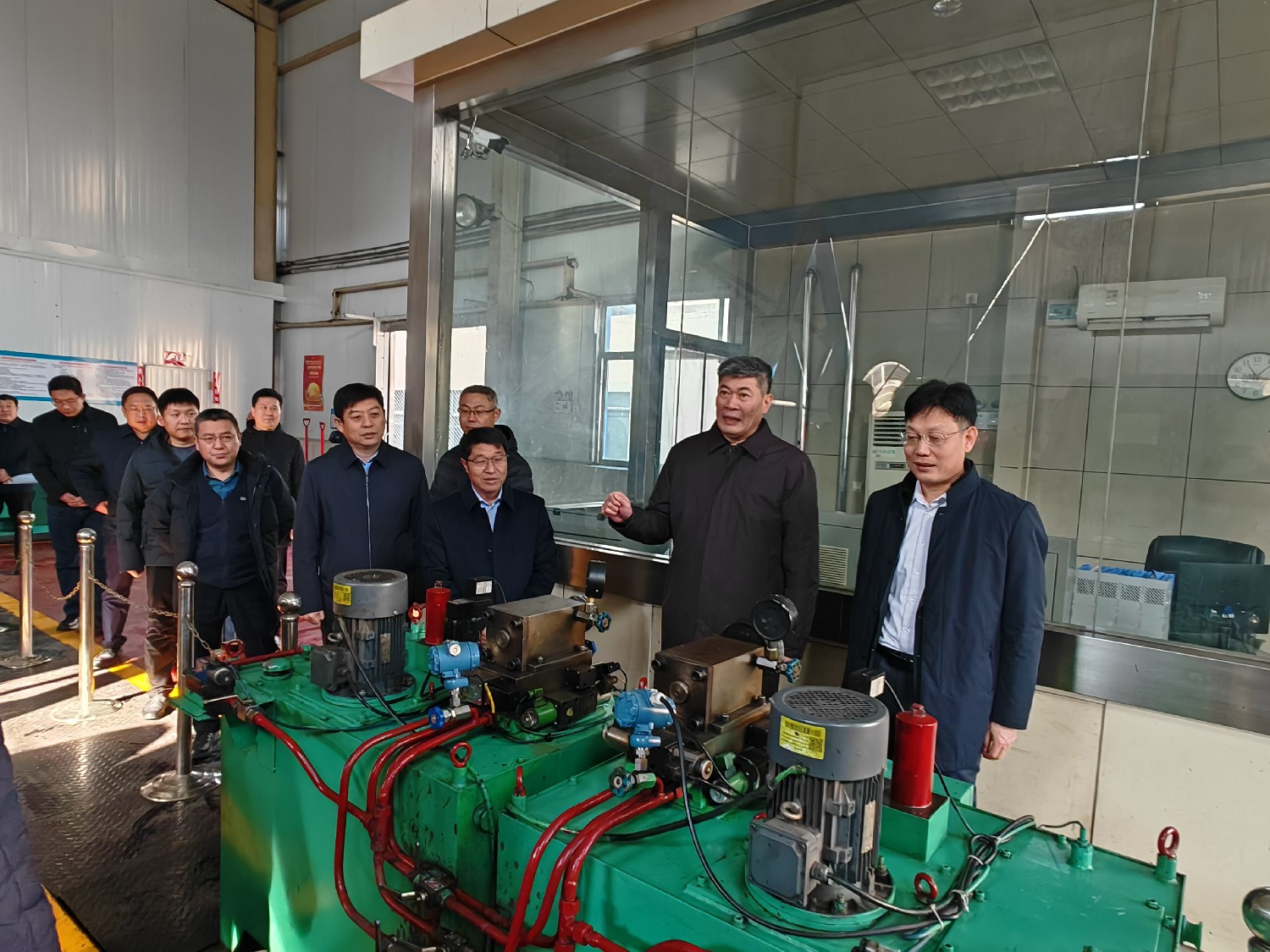 魏鋒到辰龍集團(tuán)督導(dǎo)安全生產(chǎn)工作